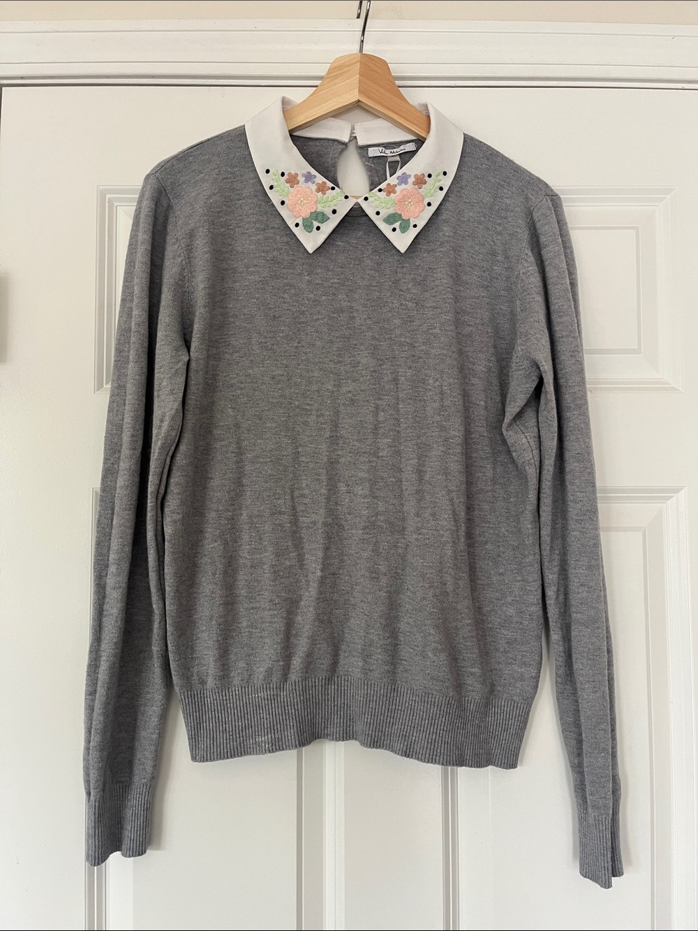 Gray Crewneck Sweater with Embroidered White Collar